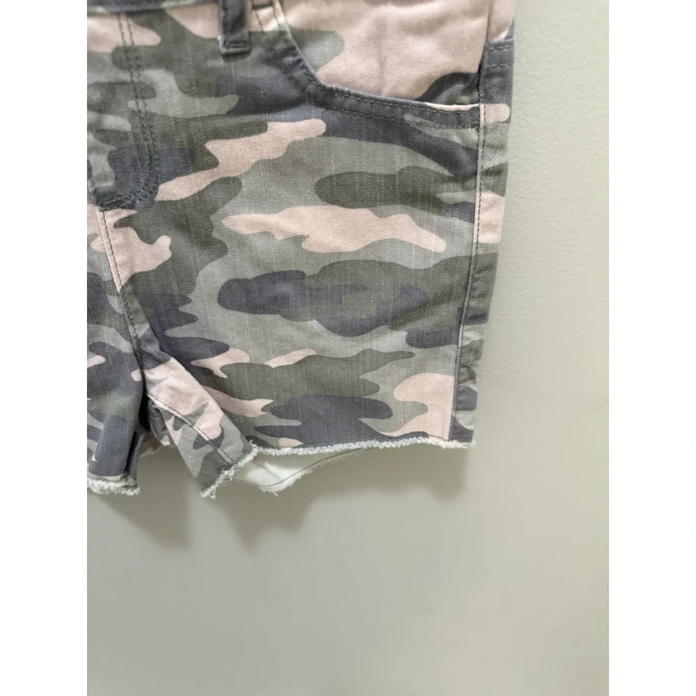 The Children's Place Girls Camo Overall Shorts –‎ Size 8 – Pink Green